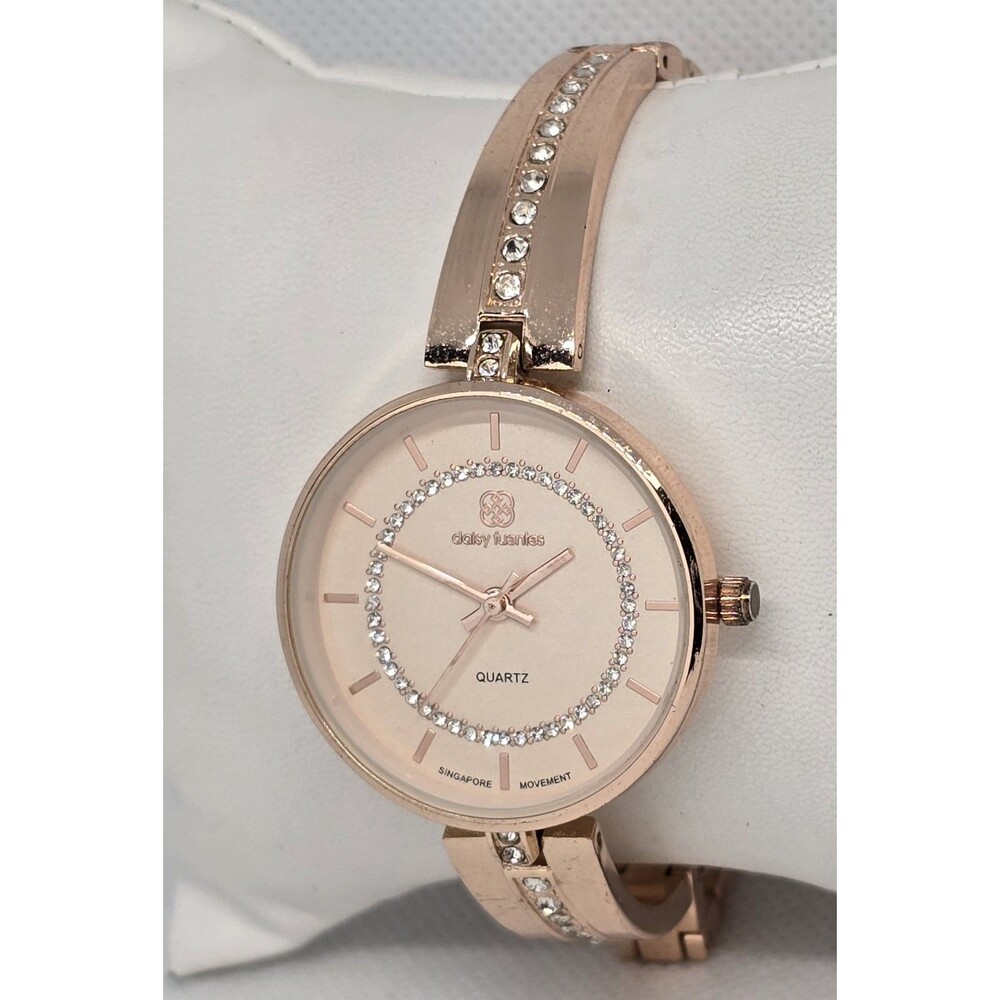 Women's Daisy Fuentes Stylish Trendy Rose Gold Tone Bangle Bracelet Watch 14 - Picture 2 of 8